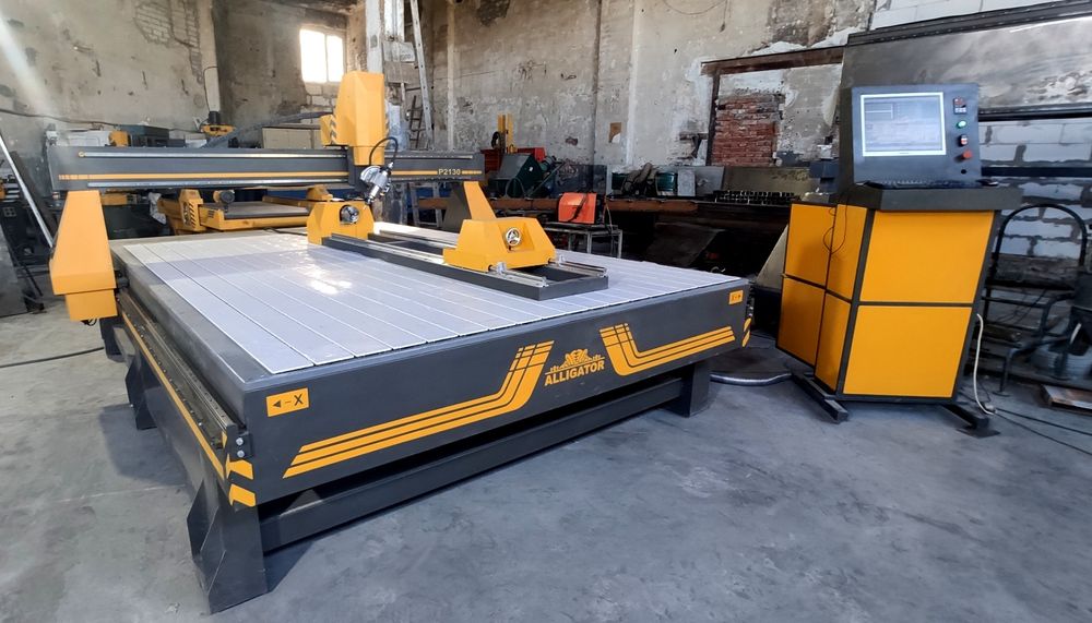 Верстат по карбону, пластику, алюмінію з ЧПК станок с ЧПУ