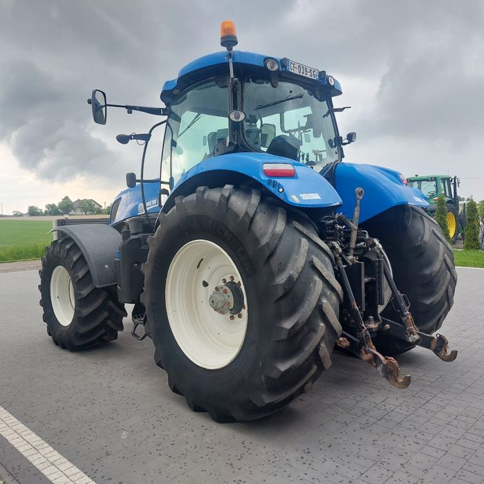 New Holland T 7.235