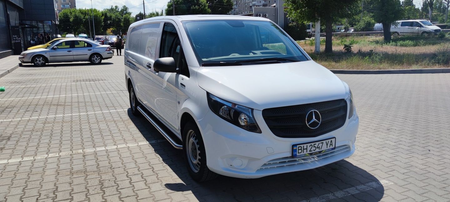 Продаю электрический Mercedes-Benz е-Vito