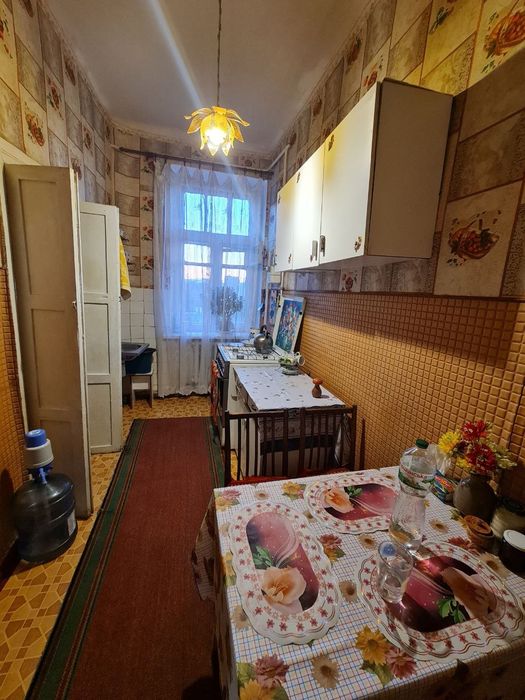 Продам 2к квартиру в центре