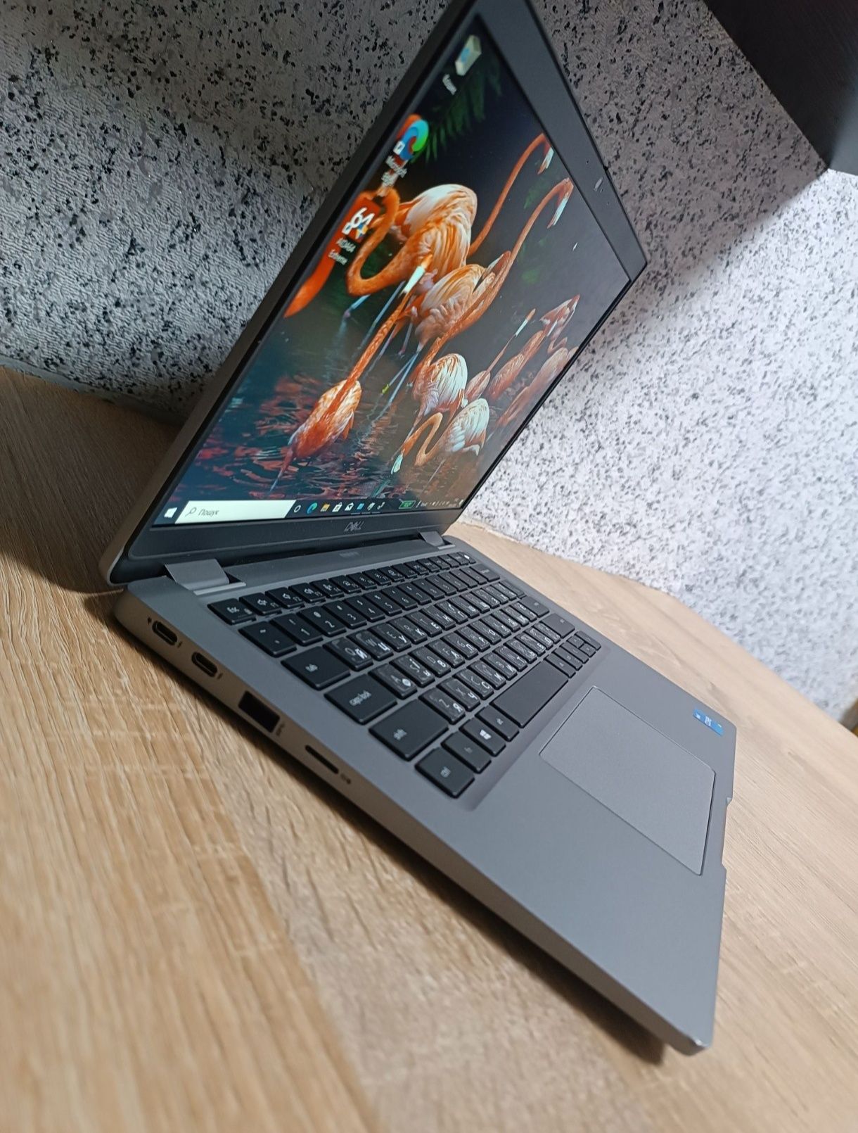 Ноутбук DELL, вітринний зразок, новий