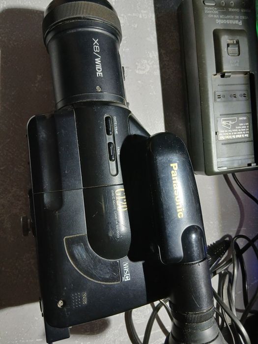 Продам видео камеру панасоник