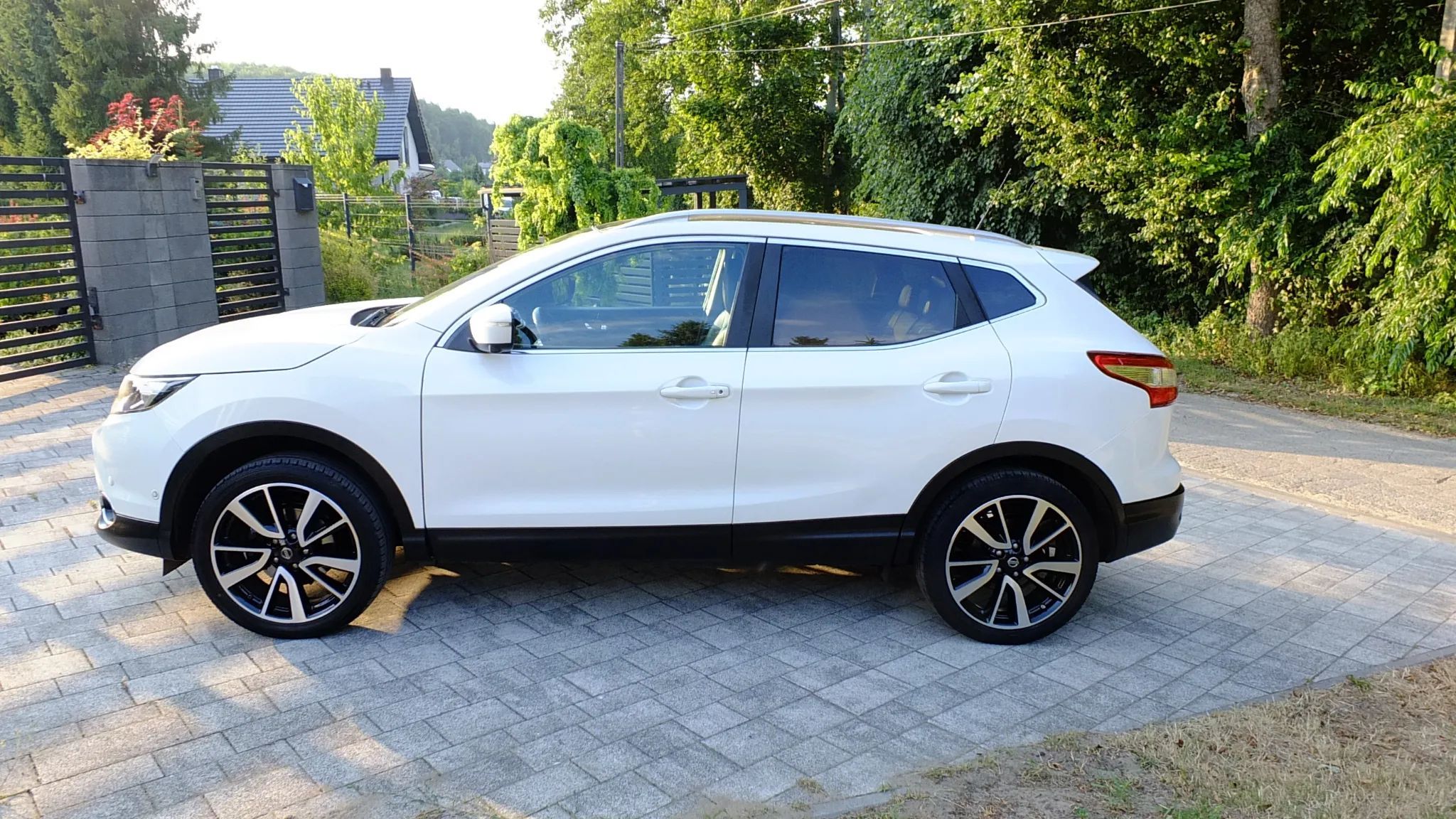 Nissan Qashqai 1.2 Benzyna Biała Perła Navi Kamera 360 Skóra Panorama Serwis Polecam!