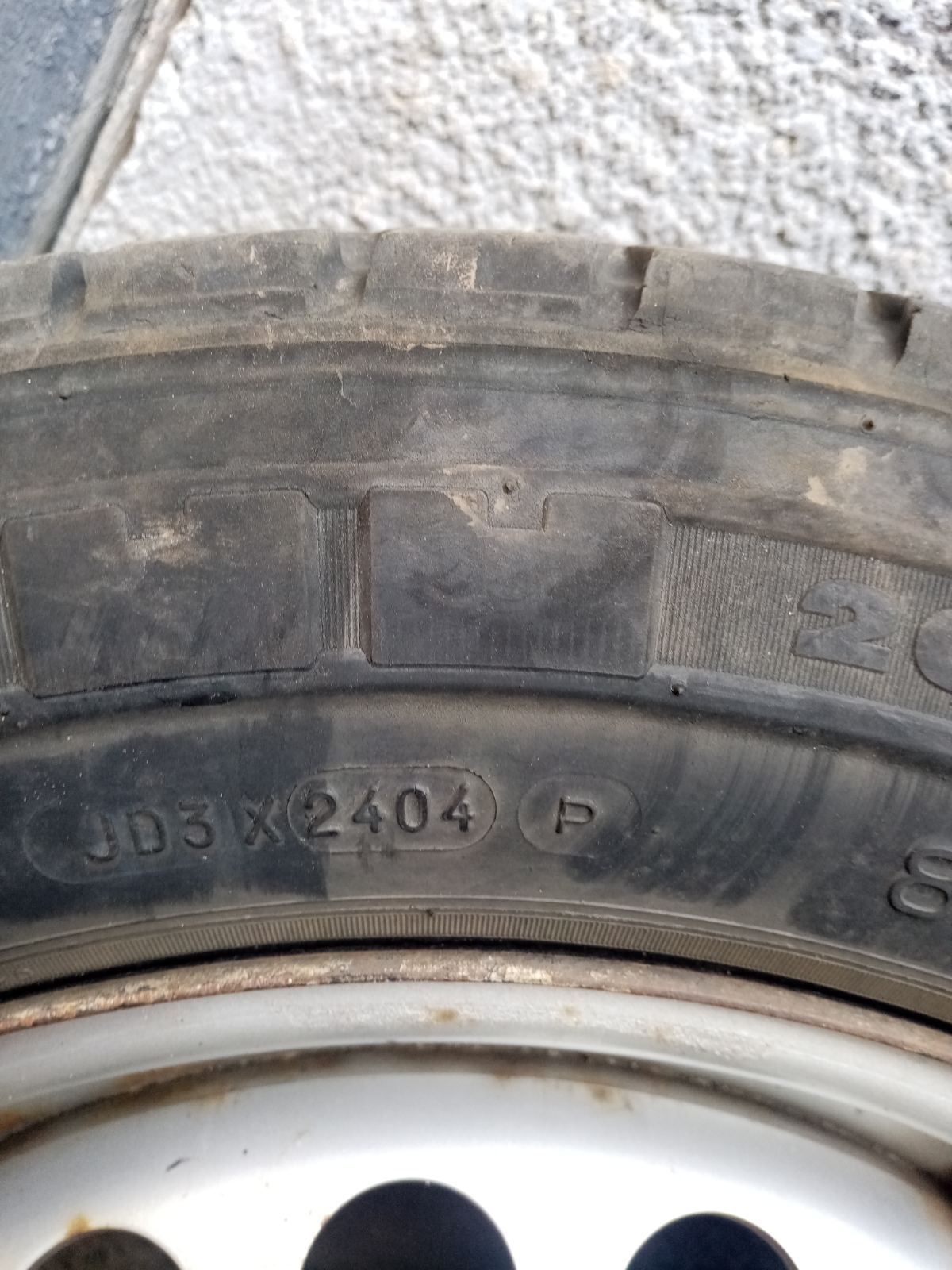 Колеса 205/65 R 16C, шини з дісками