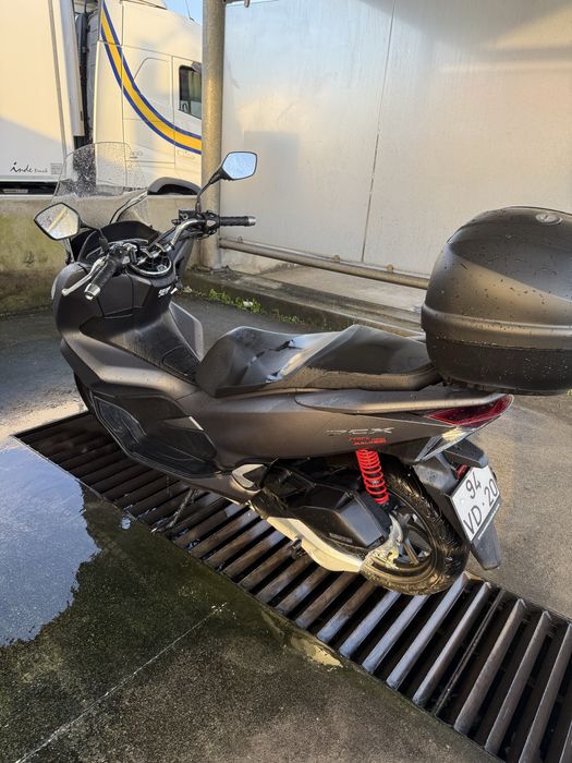 Honda pcx 125 como nova ano 2018 com 12.000km
