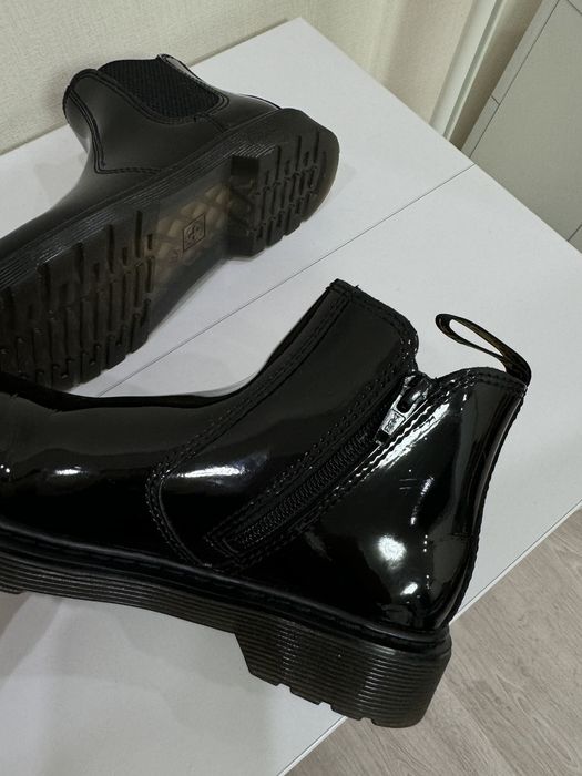 Продам чорні челсі від Dr. Martens