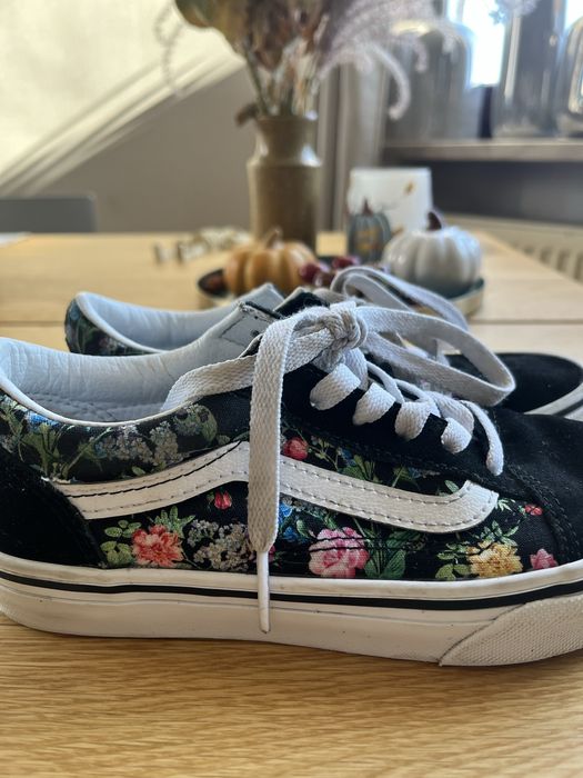 Vans trampki 33 czarne w kwiatki