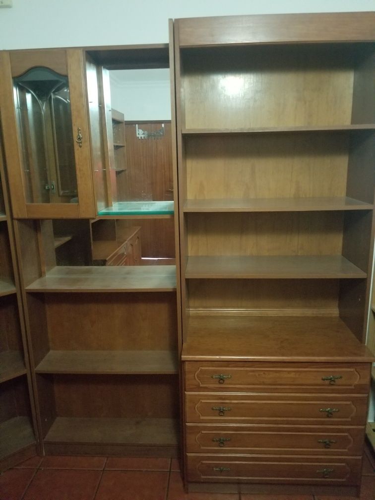 Móvel de Sala, composto por 5 módulos e 1 canto bar.