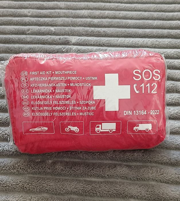 Apteczka pierwszej pomocy z ustnikiem do sztucznego oddychania