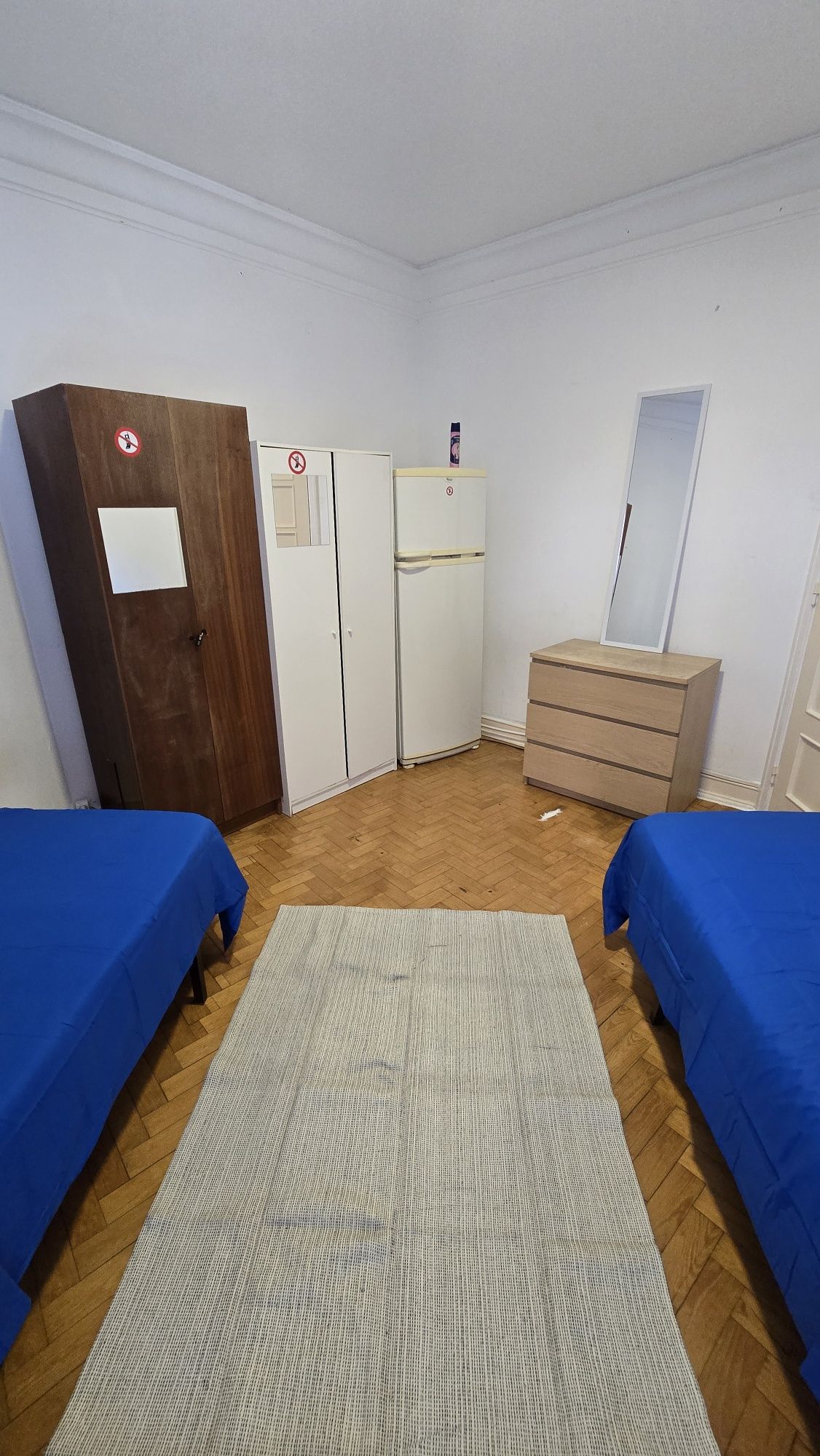 Quarto Duplo para Rapaz, uma cama disponível em Arroios, Lisboa