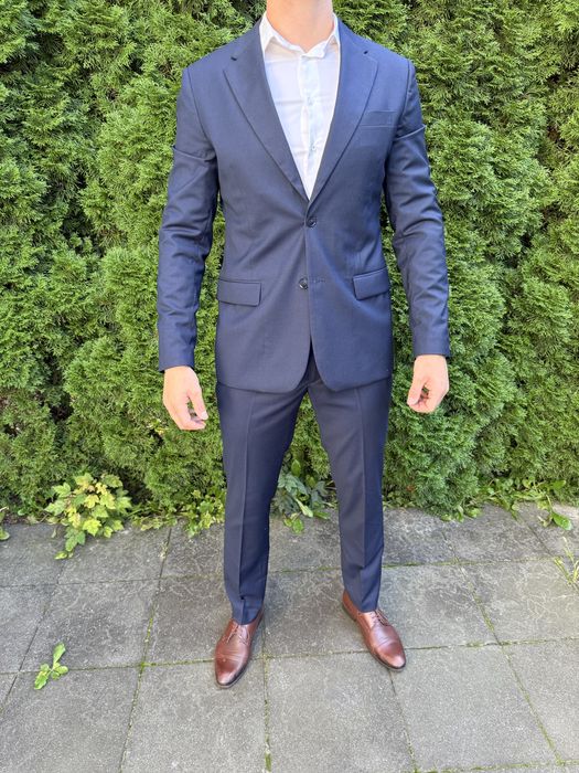 Garnitur męski granatowy Reserved r. 50 slim fit