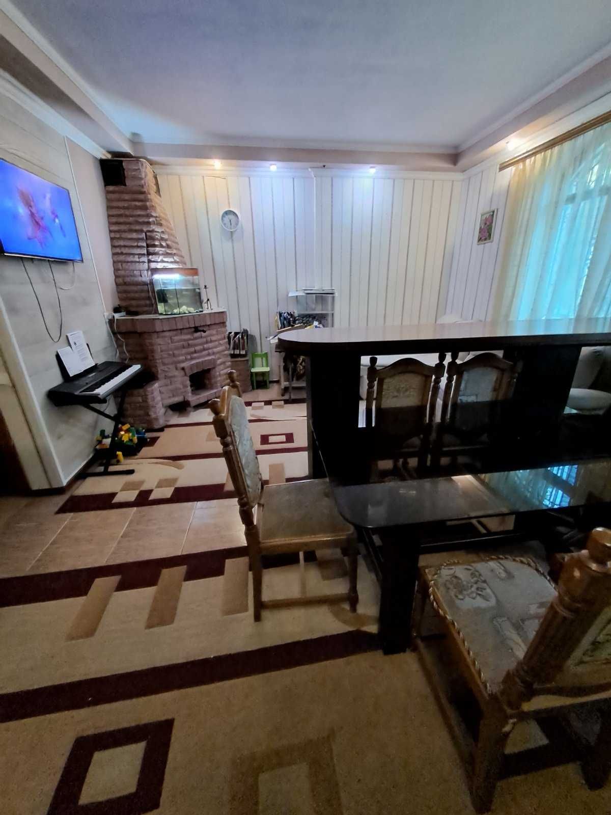 Продам дуплекс 125,1 м2 з гаражем в центрі міста Кропивницького.