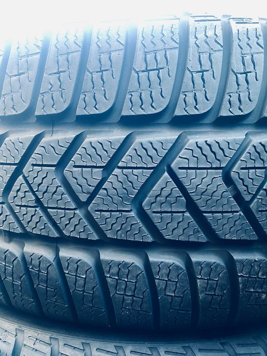 245 40 20 Pirelli Sorrozero 3 85% Зима 2023