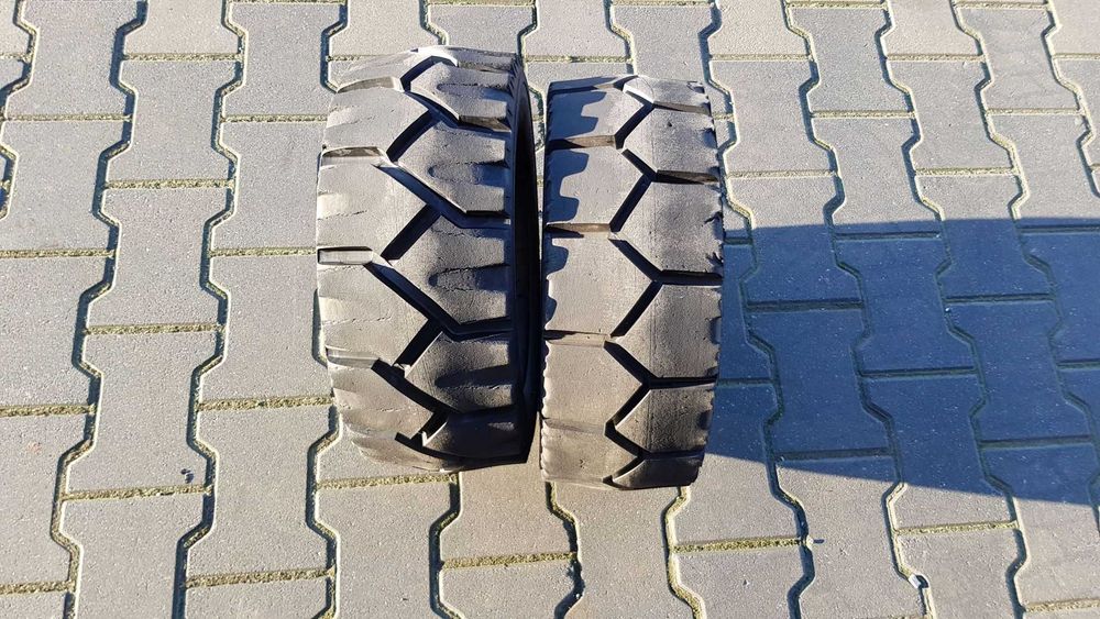Opona opony pełne 18x7x8 STD PARA do wózków widłowych