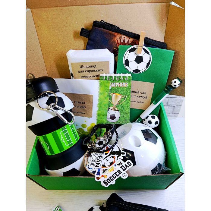 Подарунок набір з емоцією для футболіста на новий рік. Пишіть