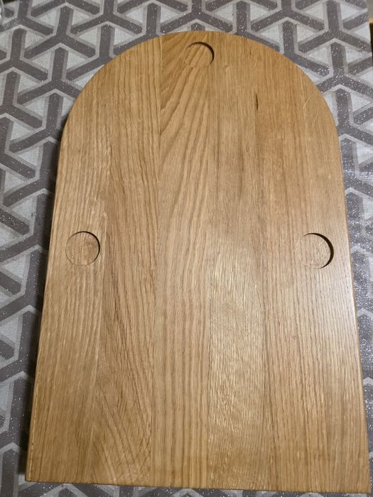 Drewniana deska pod Thermomix 7 z kółkami.