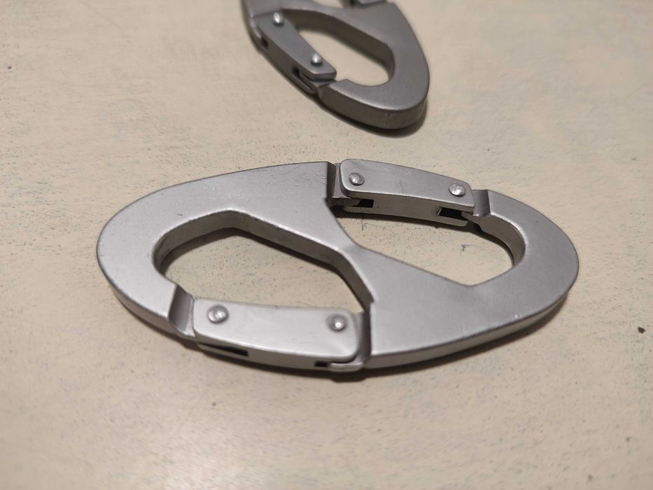 Карабін s подібний двосторонній