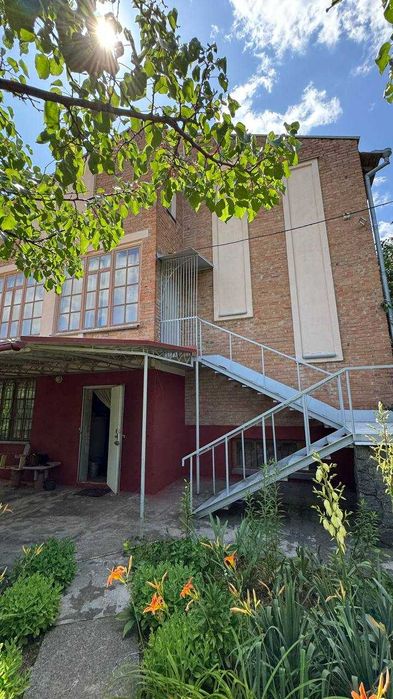 Будинок біля річки | 290 м² | 10 соток | 15 хв від міста | КОД 43942