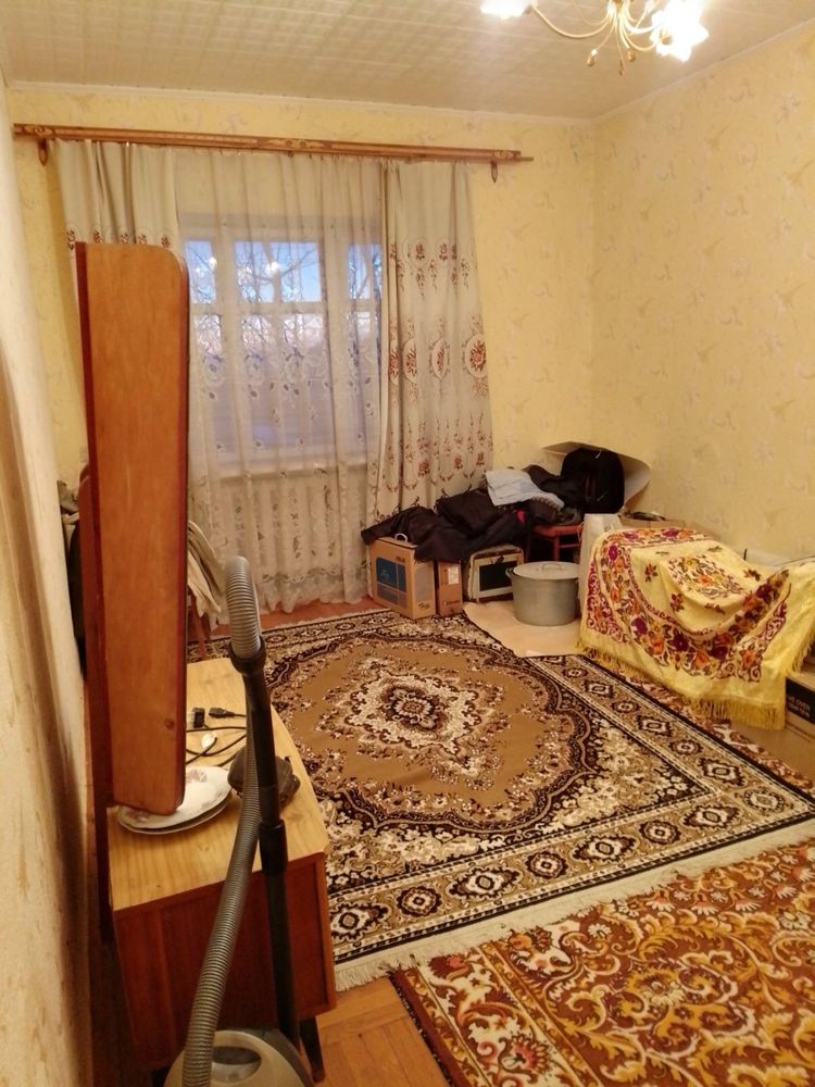Продаю 2-х поверховий дім у м. Дунаівці Хмельницькоі області
