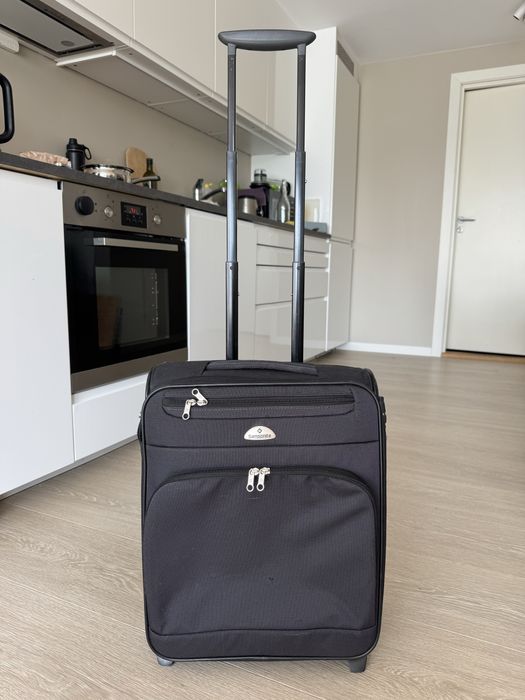 Валіза  Samsonite дорожня фірма   розмір S