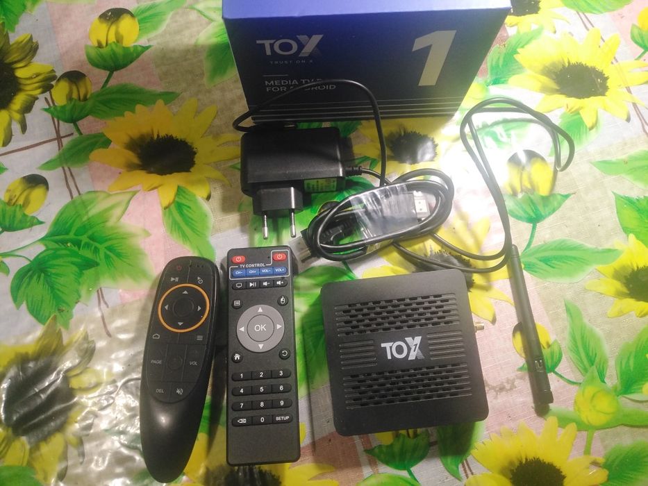 Смарт ТВ приставка TOX1 UGOOS 4/32 Гб Smart TV Box Android