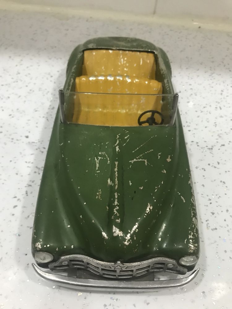 Антикварная железная ретро детская игрушка автомобиль Газ-12 Зим