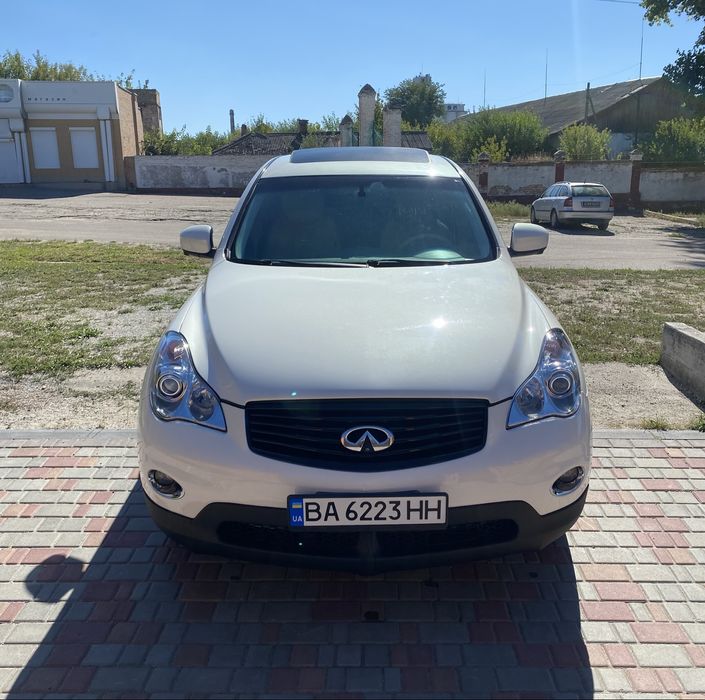 Infiniti EX 35.