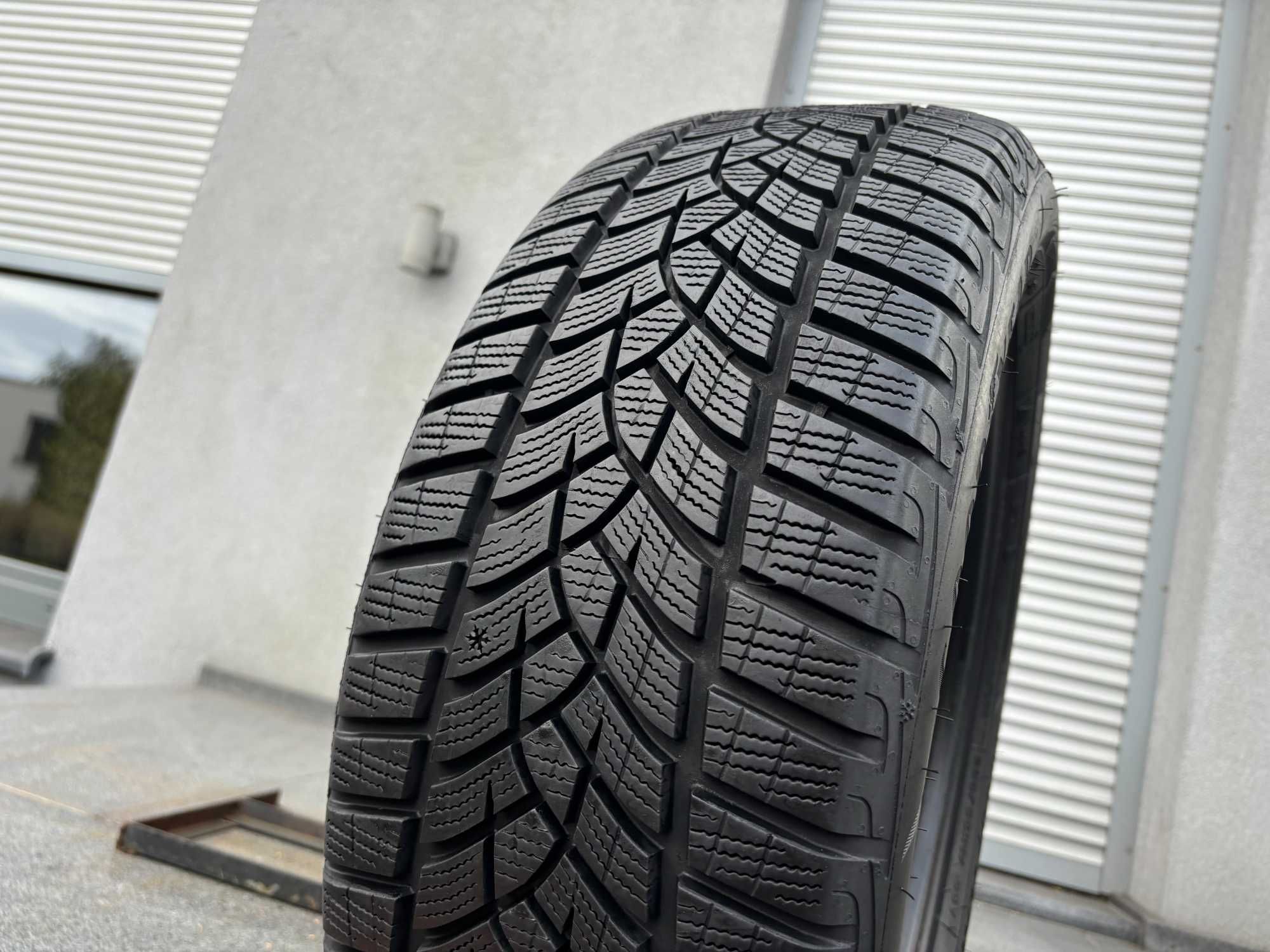 2szt zimowe 205/55R17 GoodYear 8mm 2022r świetny stan! Z5521 gwarancja