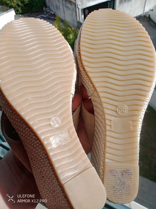 Tamanco em bege, tamanho EUR 35