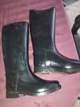 Vende se botas de equitação
