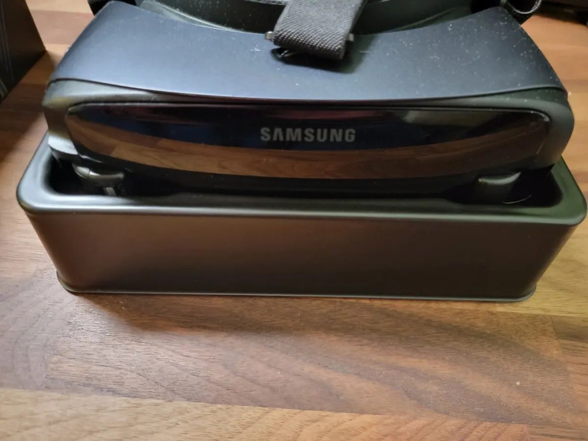 Oculus Samsung Gear VR do GALAXY S9 i S10 - z kontrolerem! Jak NOWE!