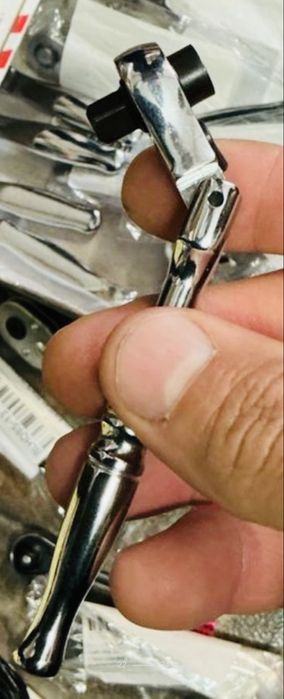 Дуже якісна зручна міцна двостороння трещотка 1/4 шестигранка квадрат