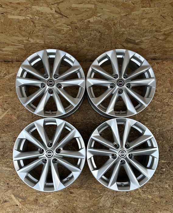 Диски5/114.3 R17 ET40 ЦО(діа)66.1 NISSAN титани диски