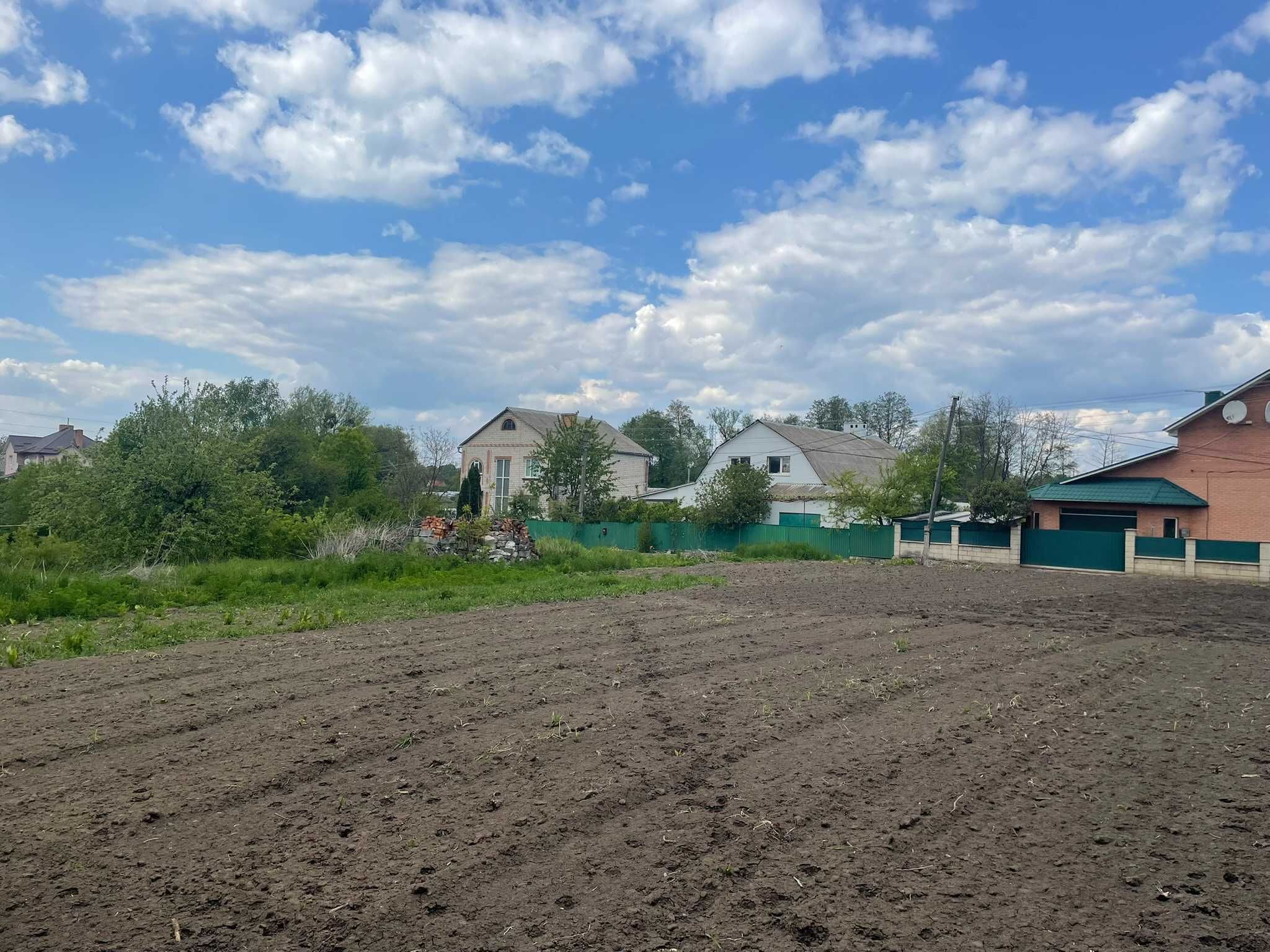 Продам ділянку в Писарівці