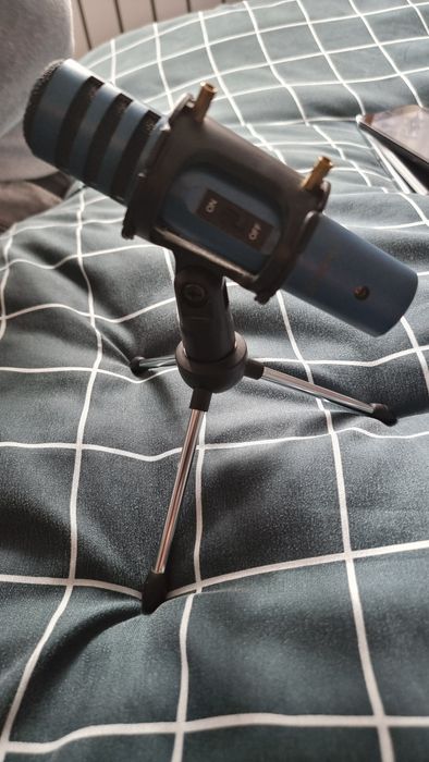 Mikrofon z stojakiem