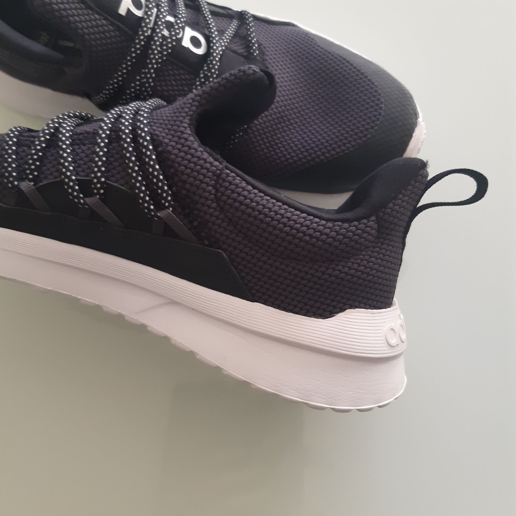 Buty adidas do biegania granatowo białe rozmiar  40