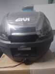 Top case Givi bom estado