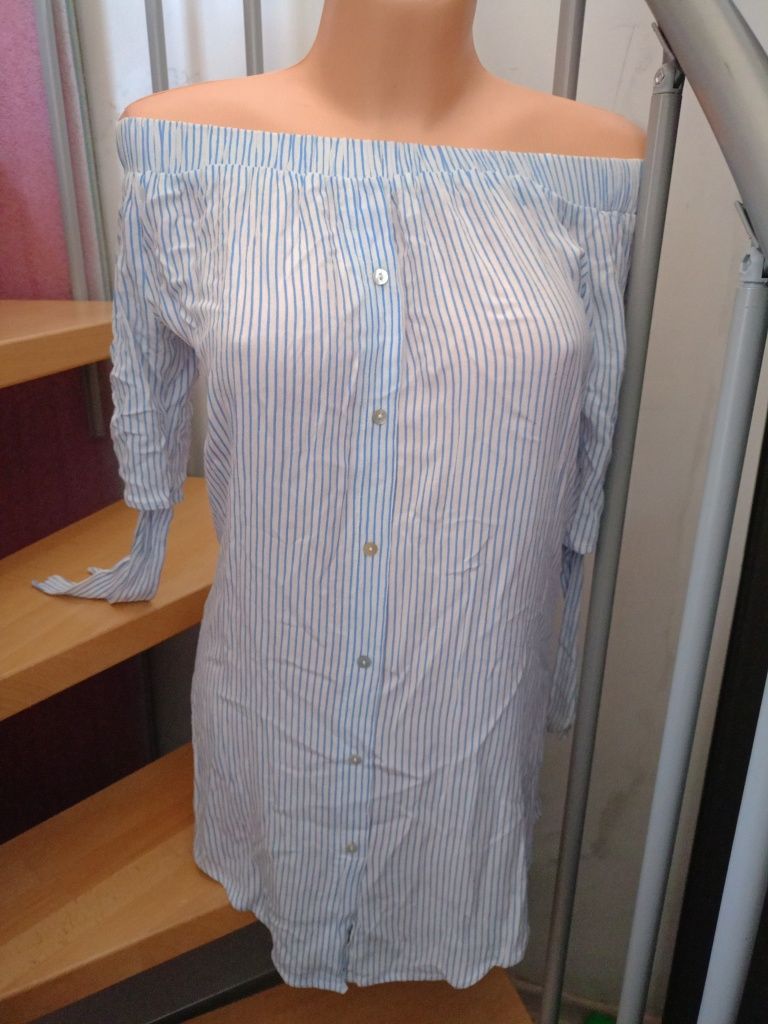 Tunika biała w podłużne niebieskie guziki guma w ramionach New Look