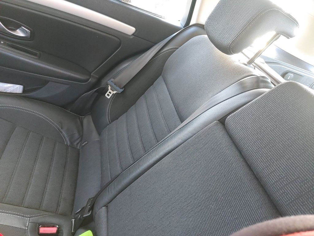 Laguna III 2.0 dci 2008r