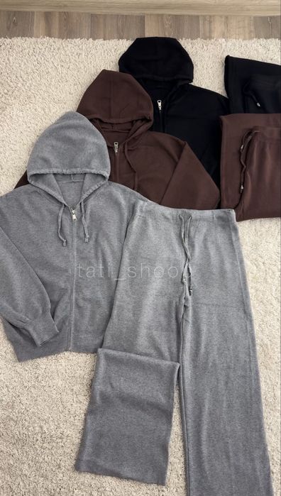 Жіночий вʼязаний костюм