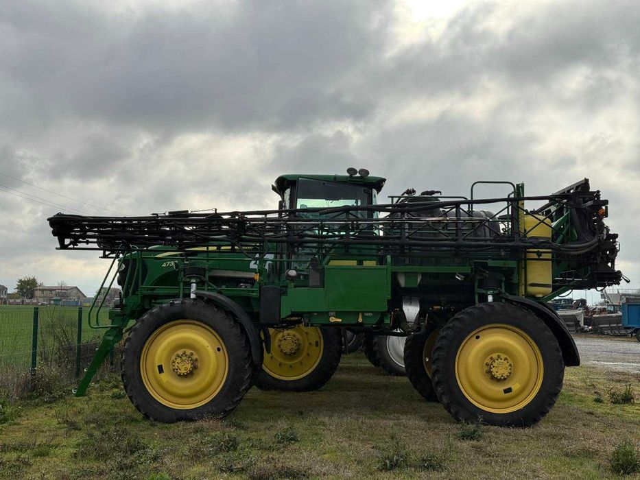 самохідний оприскувач John Deere 4730