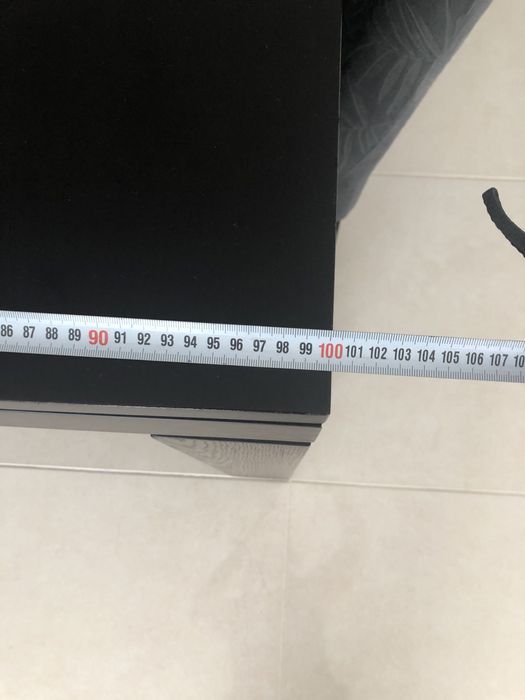 Mesa e aparador de sala de jantar