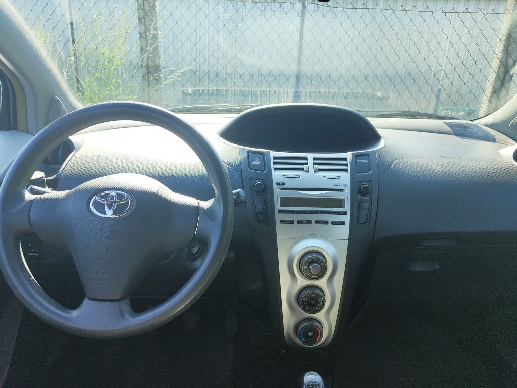Toyota Yaris II 2007 r. 1.0 benzyna