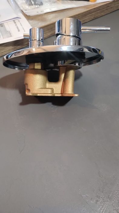 Bateria natryskowa Graff M.E., podtynkowa, chrom