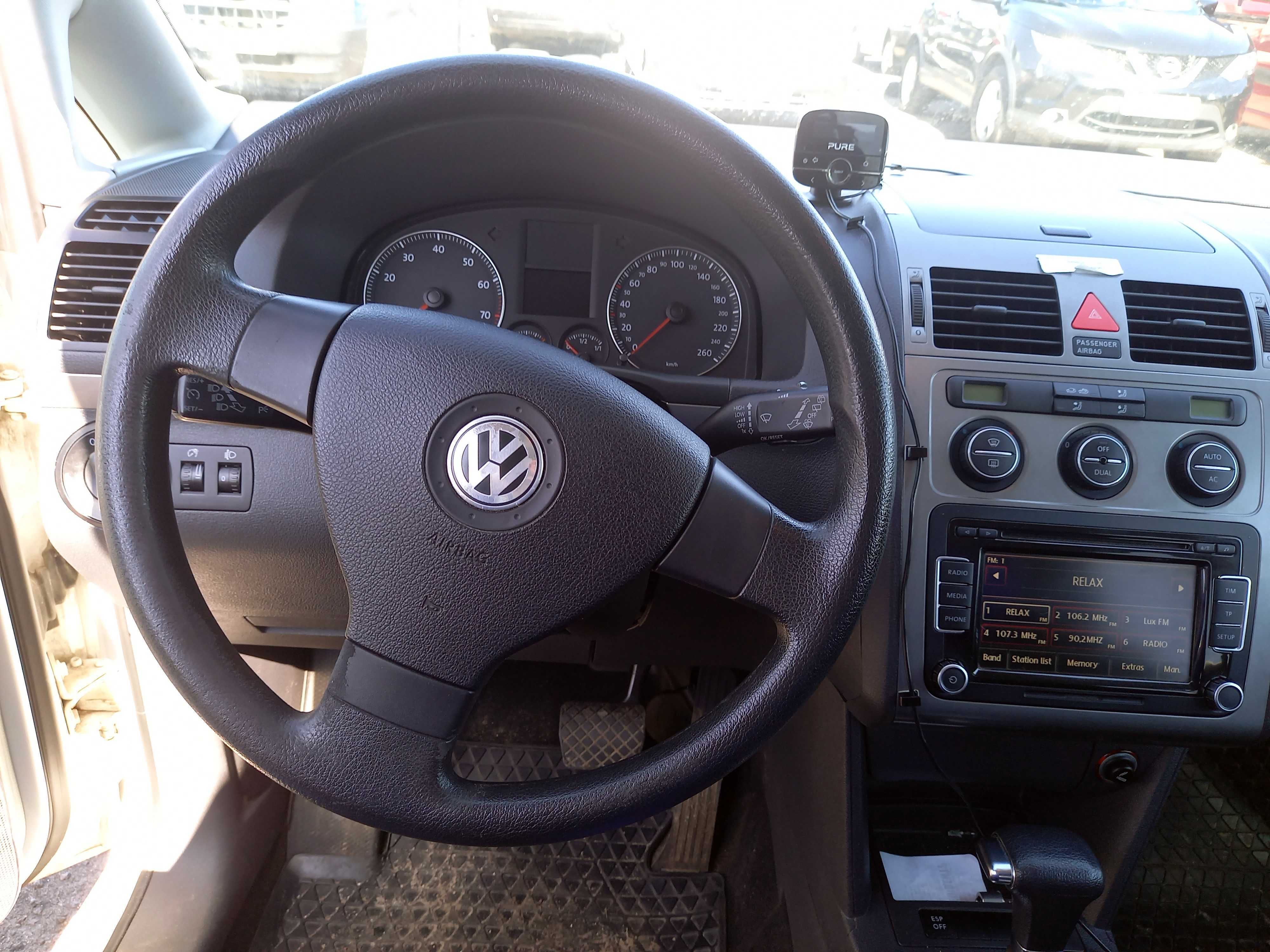 Volkswagen Touran 2009 1.4 TSI MT (140 к.с.) у доброму стані