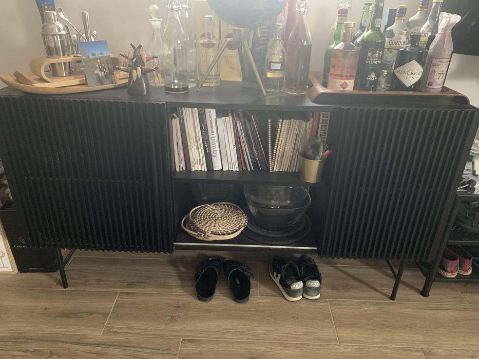 Movel aparador preto