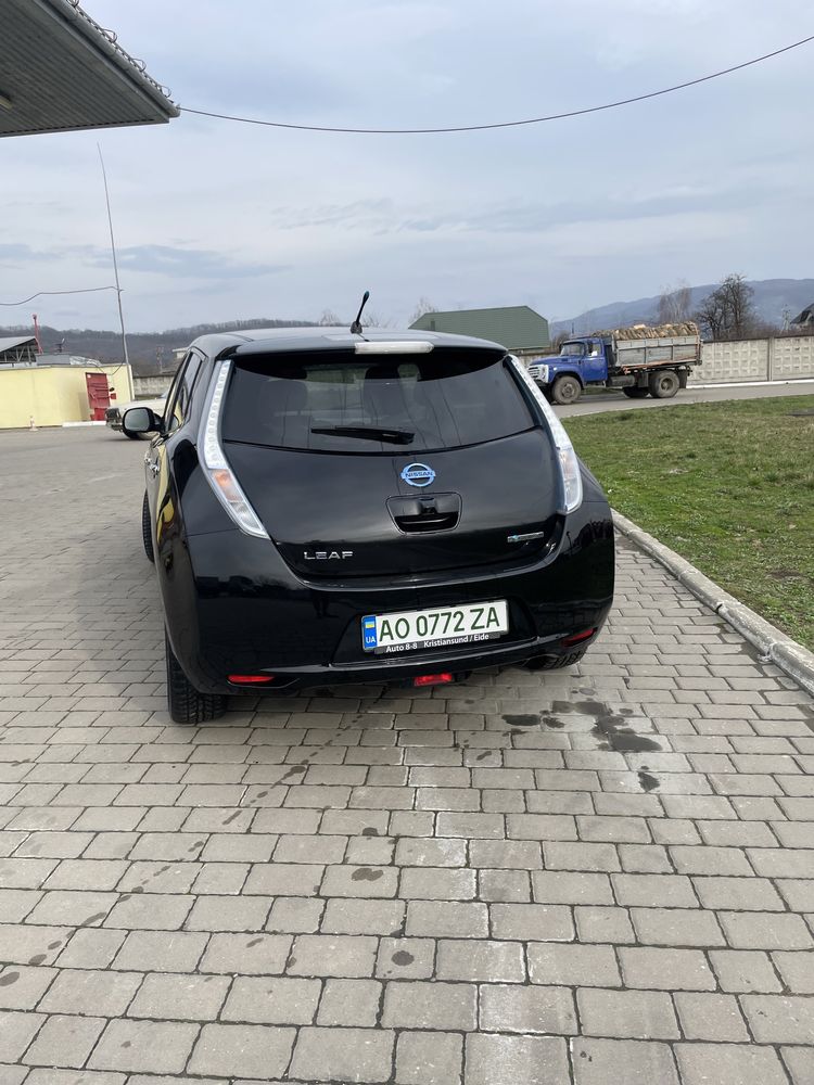 Продам Nissan Leaf 2014 року в хорошому стані