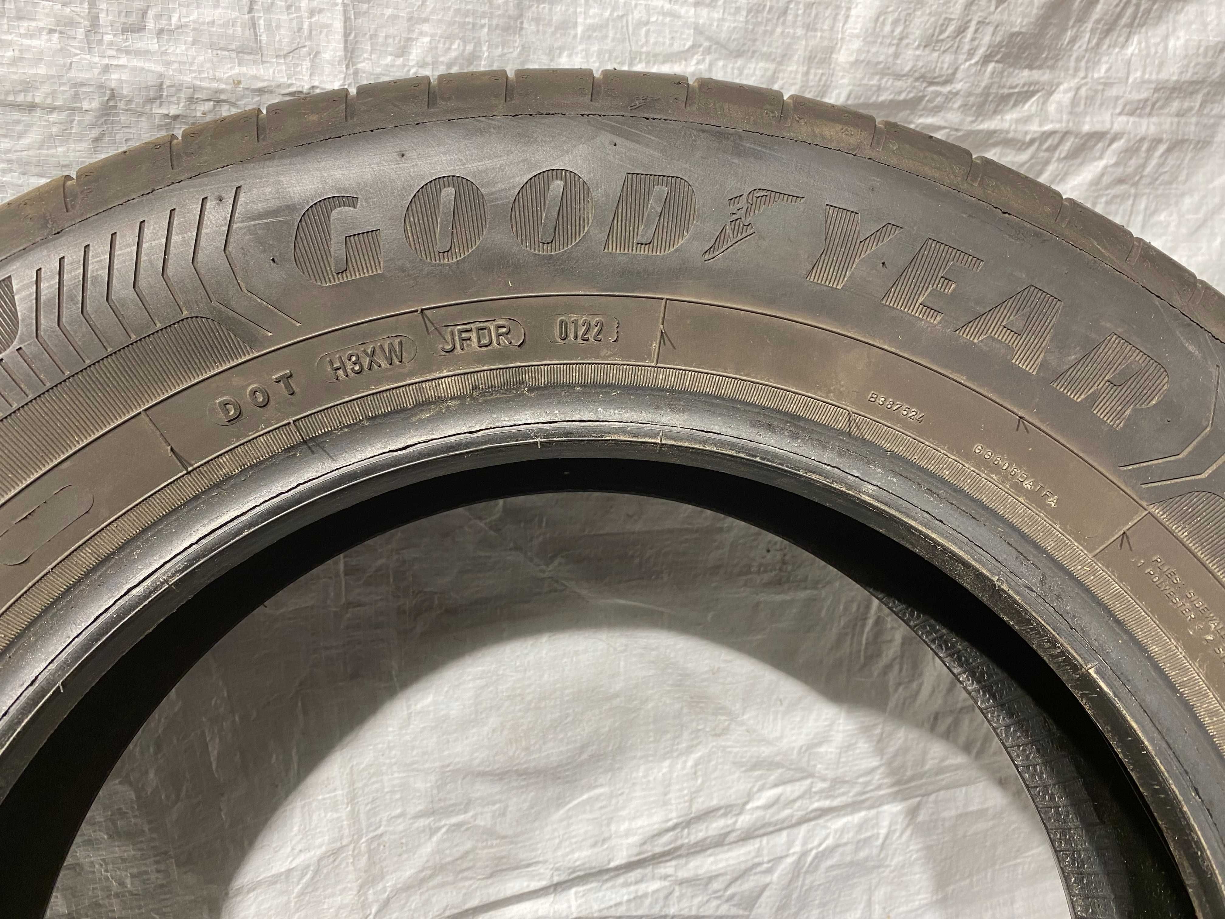 205/60r16 Goodyer EfficientGrip Performance