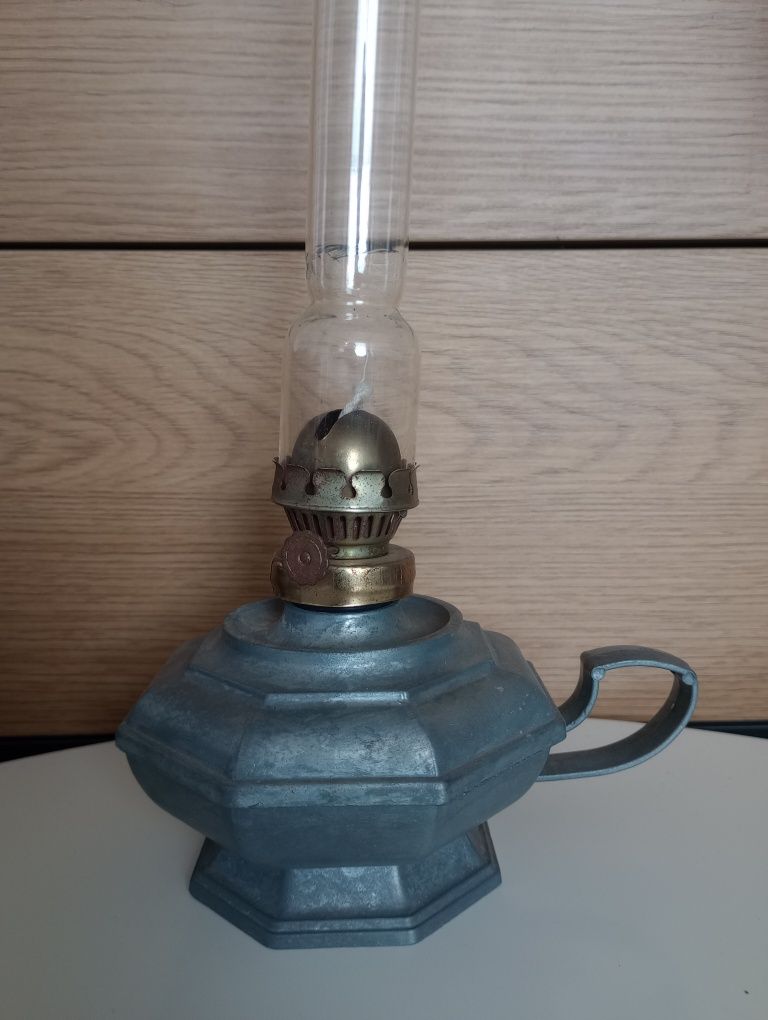 Stara lampa naftowa - kaganek