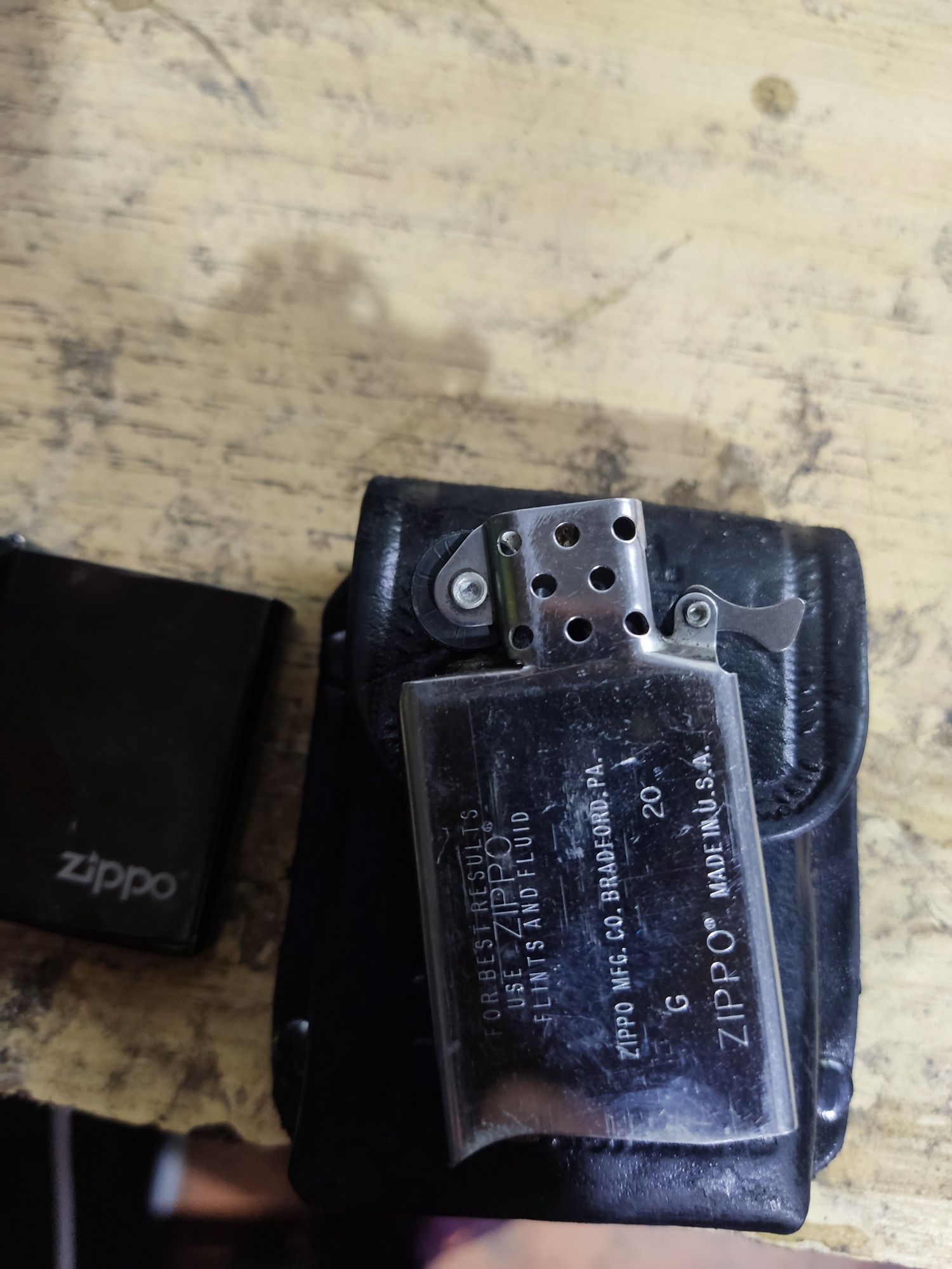 Продам зажигалку Zippo